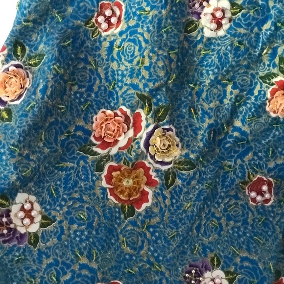 Beautiful sequined wrap skirt. - Picture 3 of 3